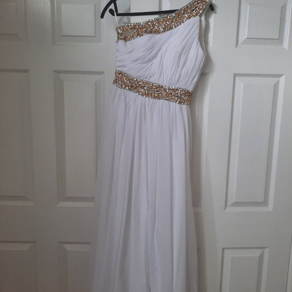 Izzy-dress  one of a kind - white chiffon size 2-4, Bra size B34 fits perfectly - Picture 1 of 2